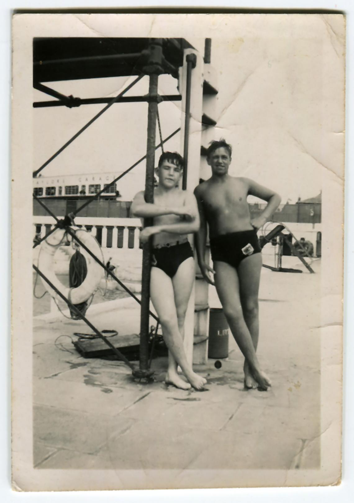 Robbie Murley and Alvin Williams by diving board