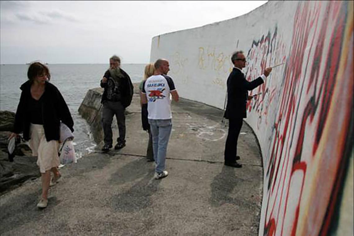 Live art at the pool - painting 4