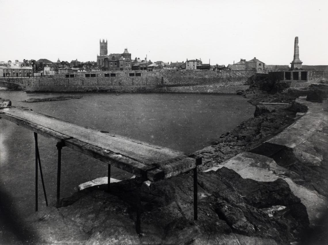 Diving board at Battery Rocks,