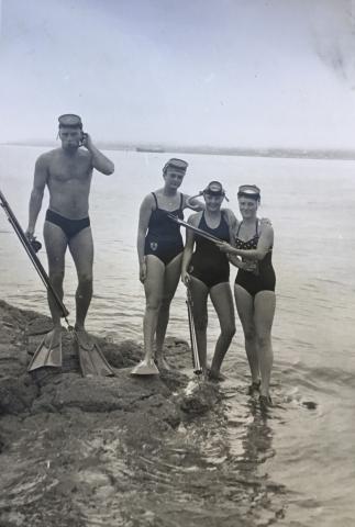 Friends going swimming Battery rocks